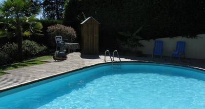 Charmante Villa CdF Avec Piscine