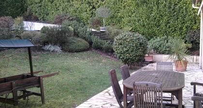 Charmante villa CdF avec piscine