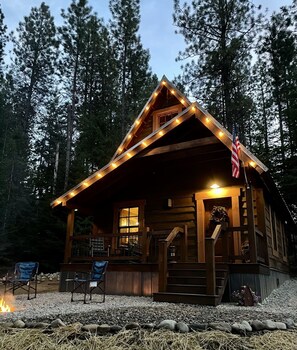 Exterior - Cabin in the Meadow (Sandpoint)