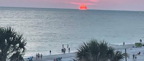 Am Strand, Liegestühle, Strandtücher