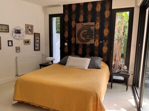 3 bedrooms, in-room safe, desk, iron/ironing board - Contemporary house with pool close to beaches and shops (Anglet)