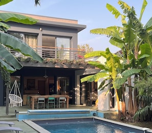 Outdoor pool - Contemporary house with pool close to beaches and shops (Anglet)