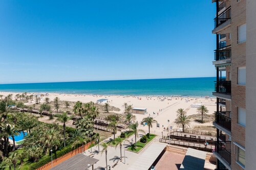 Elegante Apartamento familiar de 2 dormitorios, piscinas y vistas al mar - ALQUILER SOLO FAMILIAS