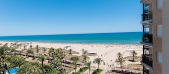 Elegant 2-bedroom family apartment, swimming pools and sea views - FAMILIES ONLY
