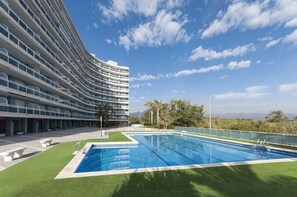 Pool - AG. AIGUABLAVA 4-2 - only families (Playa de Gandía)