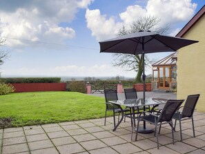 Outdoor dining - 2 bedroom accommodation in Ludchurch, near Narberth (Ludchurch, near Narberth)