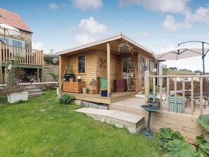 Terrace/patio - 1 bedroom accommodation in Grinkle, near Easington (Grinkle, near Easington)