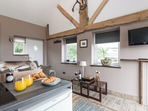 Living area - 1 bedroom accommodation in Grinkle, near Easington (Grinkle, near Easington)