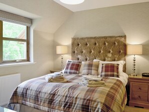 5 bedrooms, free WiFi, bed sheets