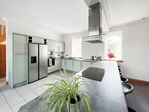 Dishwasher, high chair