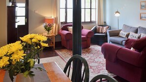 Living area - Rose Cottage - E1494 (Scalby, near Scarborough)
