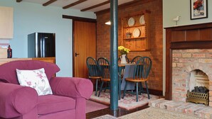 Living area - Rose Cottage - E1494 (Scalby, near Scarborough)