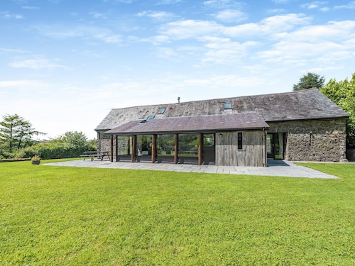3 bedroom accommodation in Trapp, near Llandeilo