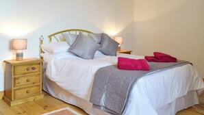 Room - 2 bedroom accommodation in Handley, near Matlock (Handley, near Matlock)