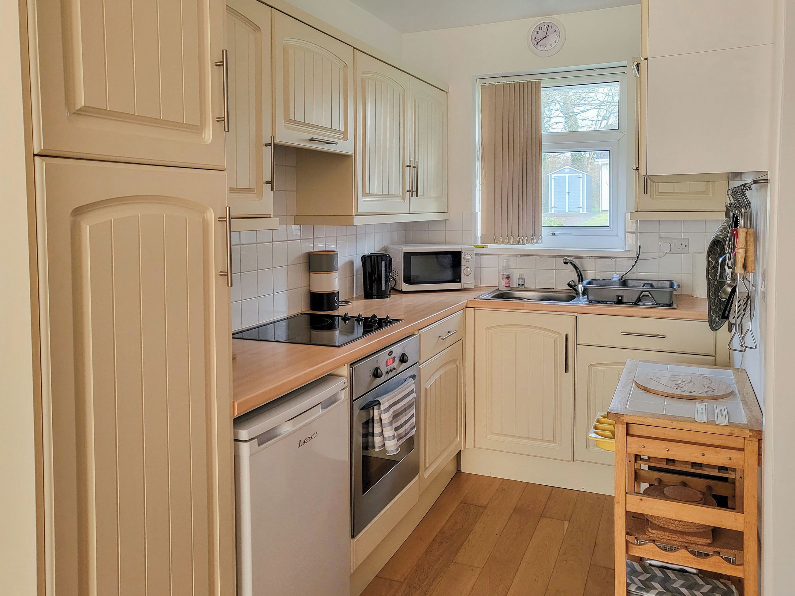 Dishwasher, high chair