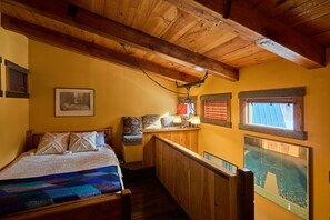 1 室のベッドルーム、デスク、アイロン / アイロン台、WiFi (無料)