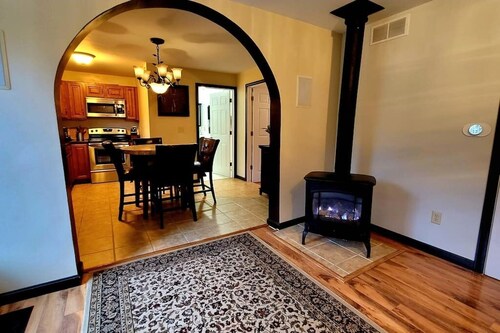 The Sovereign Suite - Cozy/Convenient/Home Theater