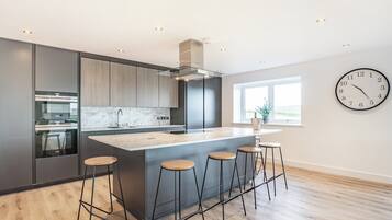 Dishwasher, high chair