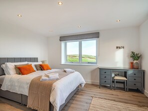 5 bedrooms, free WiFi, bed sheets - Hazelgrove Lodge Barn (Laneshawbridge)