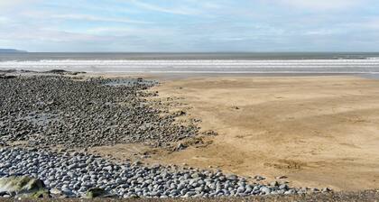 4 bedroom accommodation in Westward Ho!