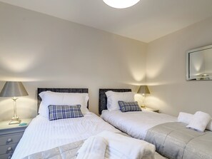 3 bedrooms, free WiFi, bed sheets - 3 bedroom accommodation in Helmsley (Helmsley)