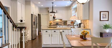 Dining tables, kitchen islands