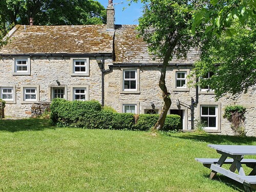 5 bedroom accommodation in Draughton, Skipton