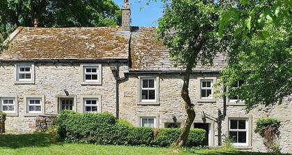 5 bedroom accommodation in Draughton, Skipton