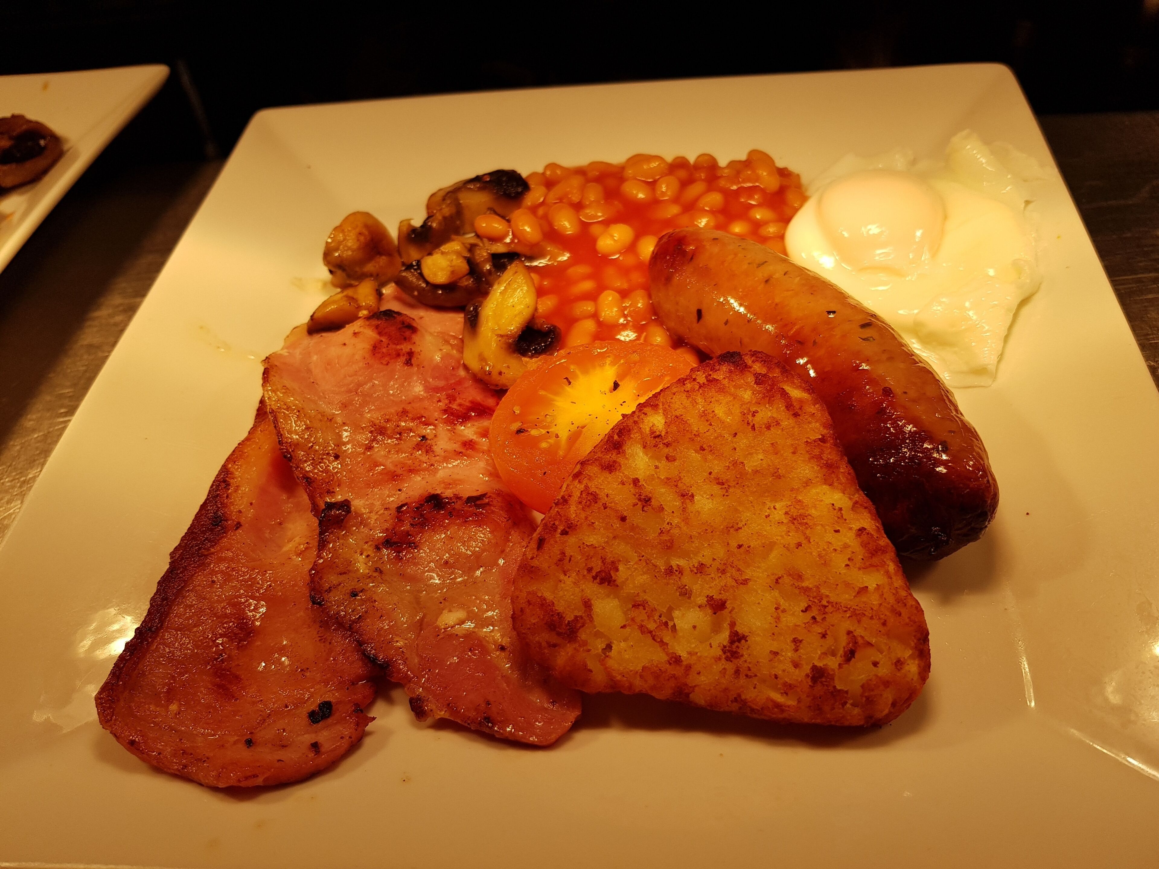free daily english breakfast