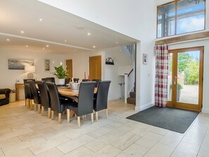 Dining - 5 bedroom accommodation in Neatishead, near Norwich (Neatishead, near Norwich)