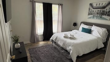 2 chambres, fer et planche à repasser, Wi-Fi, draps fournis