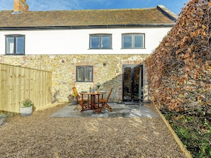 Outdoor dining - East Cottage - UKC4432 (East Brent, near Weston-super-Mare)