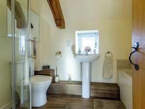 Towels - East Cottage - UKC4432 (East Brent, near Weston-super-Mare)