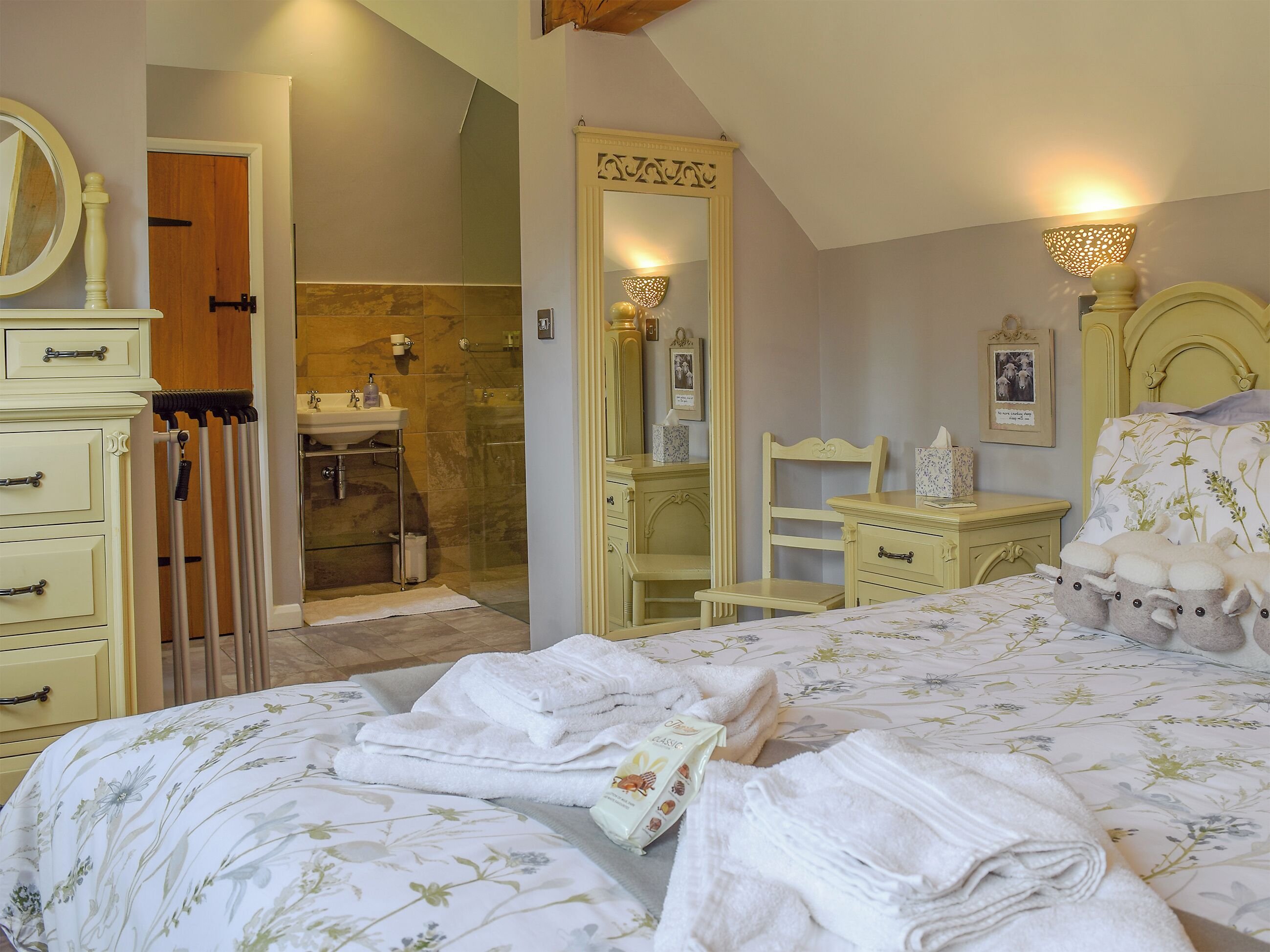 1 bedroom, free WiFi, bed sheets