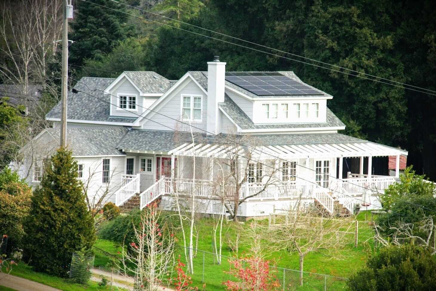 Idyllic family farmhouse and redwoods event venue near Capitola 
