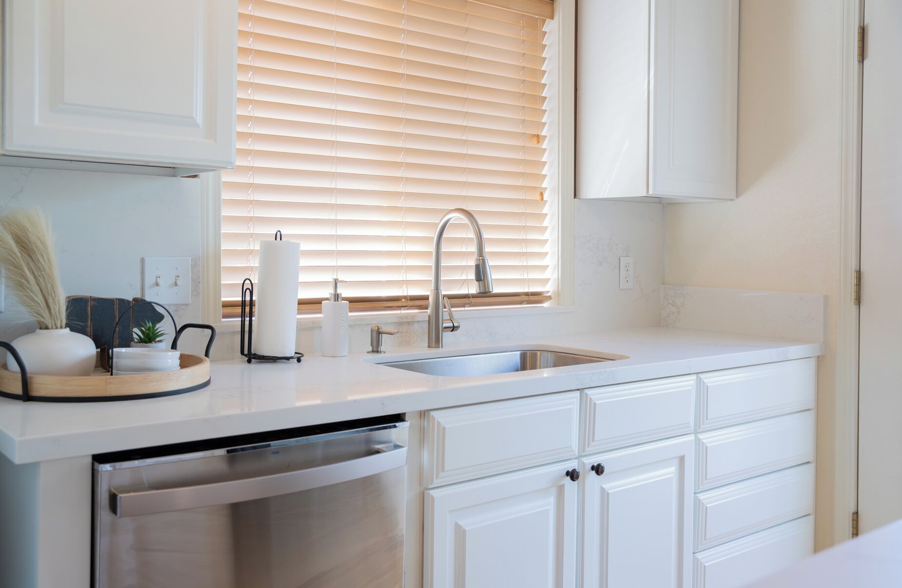 冰箱、微波炉、烤箱、炉灶