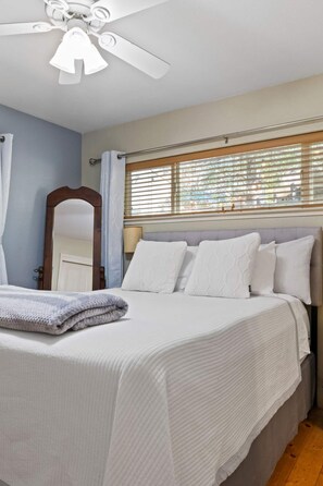 2 bedrooms, iron/ironing board, free WiFi, bed sheets