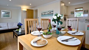 Dining - The Cottage - Goodrington Lodge (Paignton)
