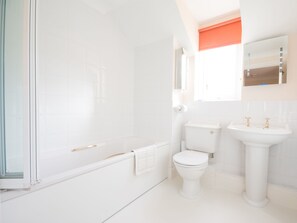 Bathroom - Marina views from this stunning apartment. (Brixham)