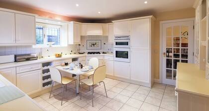 4 bedroom accommodation in Weston Rhyn, near Oswestry