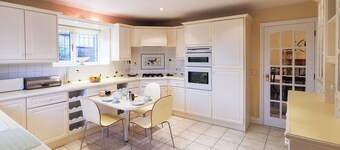 4 bedroom accommodation in Weston Rhyn, near Oswestry