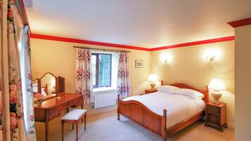 4 bedrooms, free WiFi, bed sheets