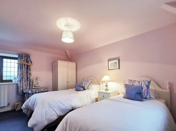 4 chambres, Wi-Fi gratuit, draps fournis