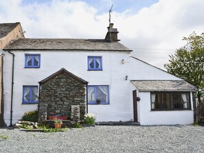 Exterior - A traditional farmhouse in an idyllic setting high above Ambleside. (Kirkstone near Ambleside)