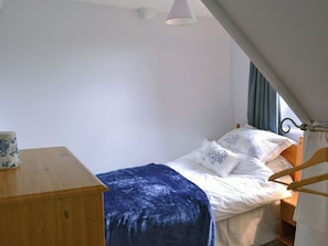 1 quarto, Wi-Fi de cortesia, roupa de cama