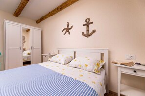 2 bedrooms, free WiFi, bed sheets - Charming holiday house Antica with private swimming pool (Rasopasno (Krk))