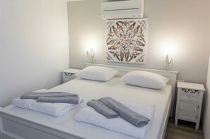 4 bedrooms, free WiFi, bed sheets - Rustic stone house Villa Dunatić with a private pool (Županje (Krk))