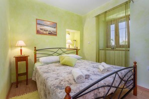 2 bedrooms, free WiFi, bed sheets