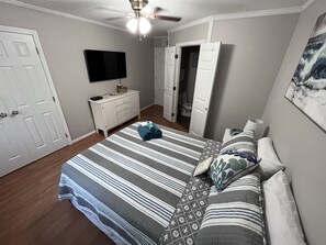 2 bedrooms, iron/ironing board, free WiFi, bed sheets