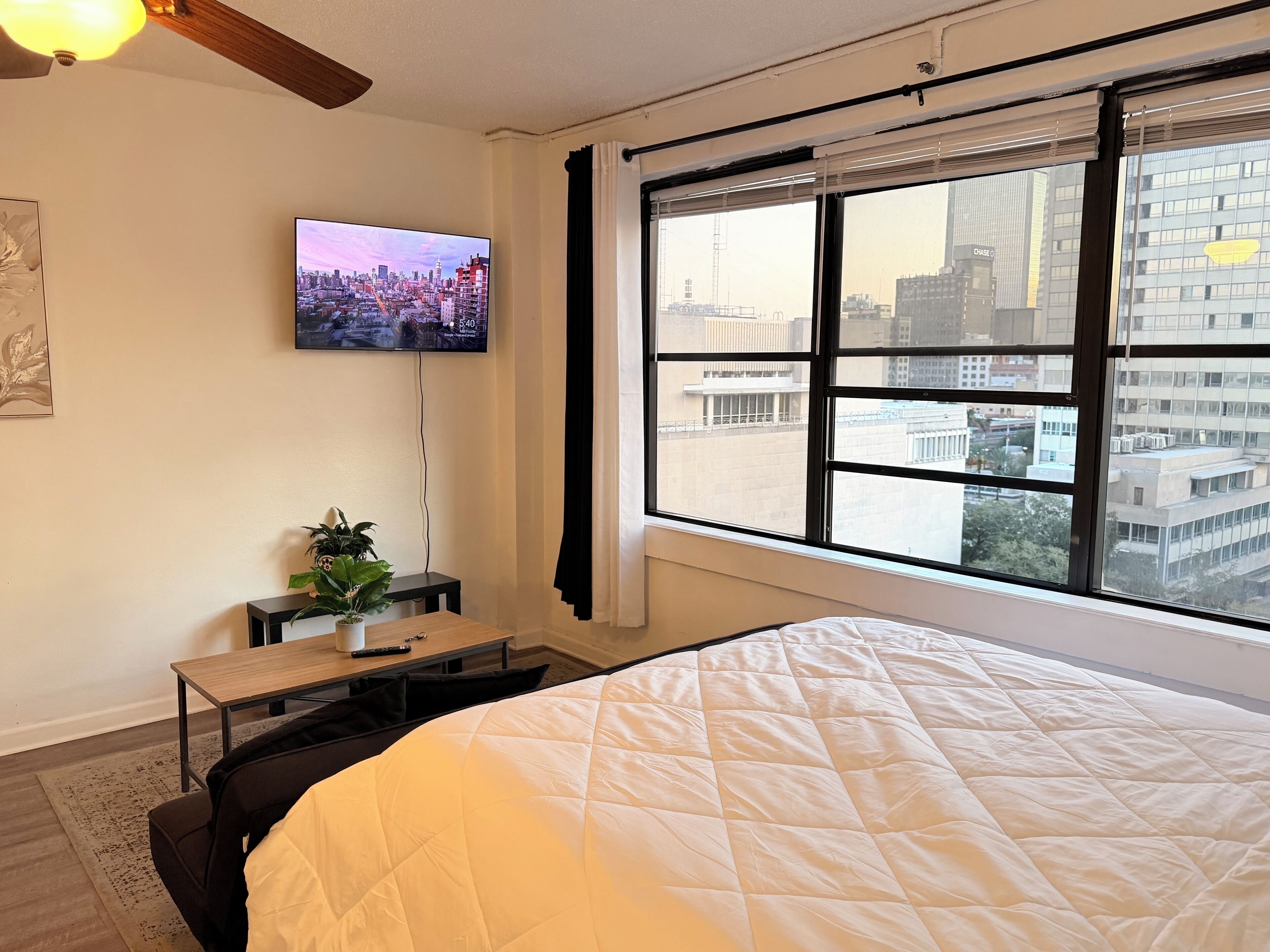 1 soverom, strykejern/-brett, wi-fi (inkludert) og sengetøy